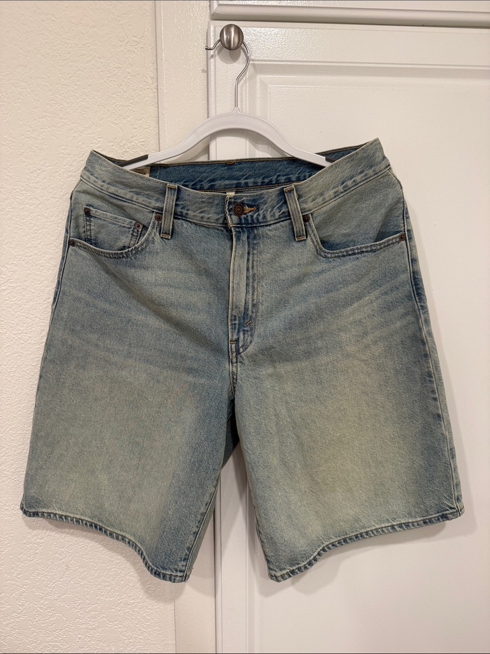 Levi’s Light Wash Women’s Jorts